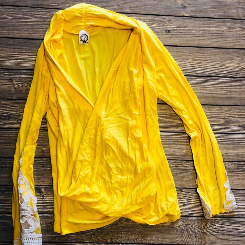 Yellow top with white crochet sleeve detail - new